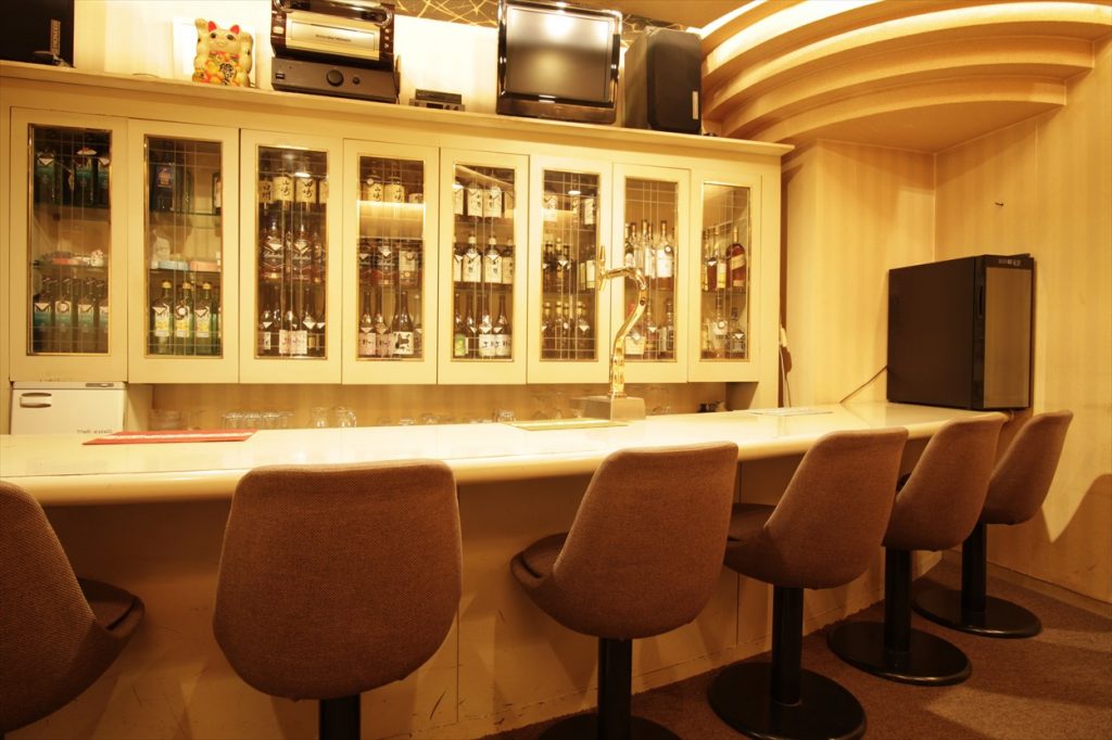 Bar エリー - 店内 カウンター
